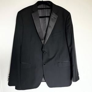 Men's MANTONI Black Tuxedo Jacket Size 42R